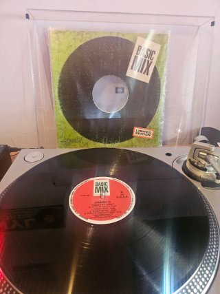 Johnny O - Fantasy Girl (Basic Mix)