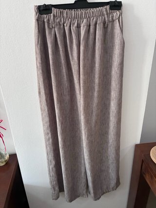Conjunto beige y marrón