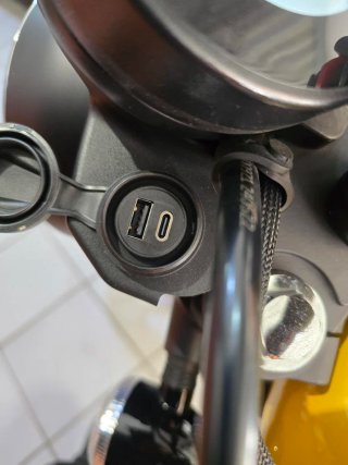 QJ Motor SRV125 Cruiser Negra y Amarilla