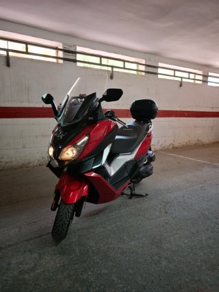 Sym Cruisym 300 Maxi Scooter