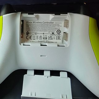 Mando Xbox Series X|S Electric Volt