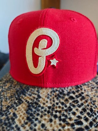 Gorra New Era x Primitive Roja