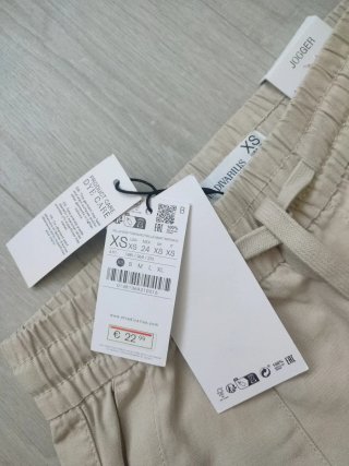 Pantalón Jogger Stradivarius beige talla XS