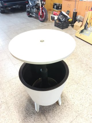 Mesa neverita para bebidas