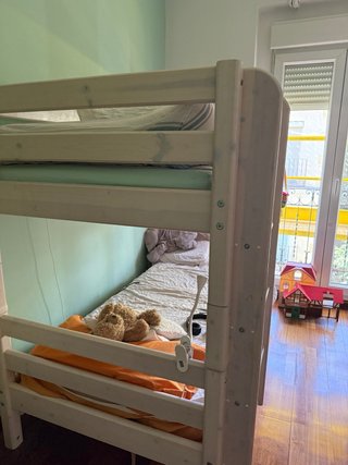Litera de madera para niños