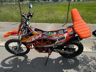 KTM 690 Enduro R 2025 - Garantía Oficial