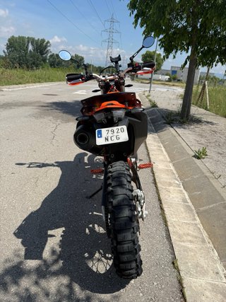 KTM 690 Enduro R 2025 - Garantía Oficial