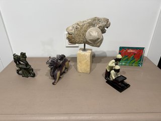 Lote objetos decorativos bronce y mármol