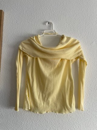 Blusa azul satinada manga larga