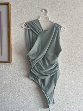 Blusa azul satinada manga larga
