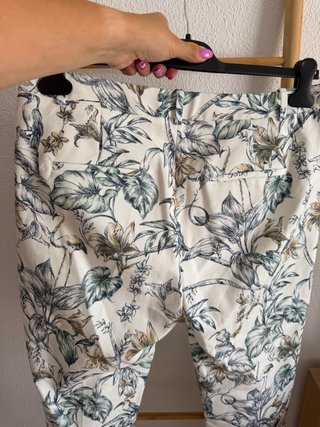 Pantalón Capri Zara Estampado Tropical