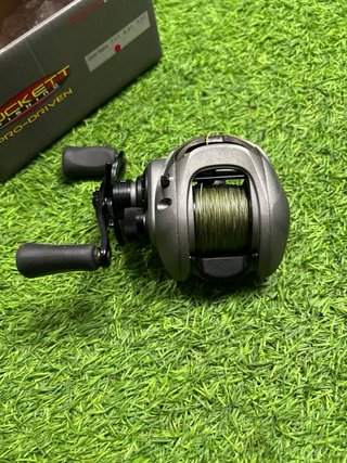Carrete de pesca Casting Ducket 300 LG