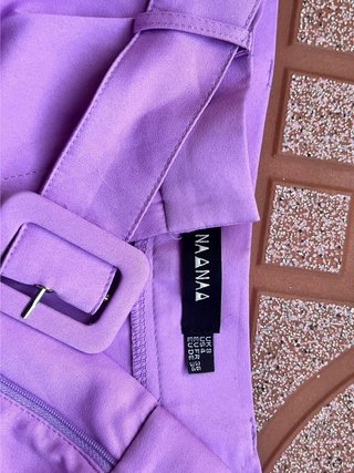 Shorts morados talla S con cinturón