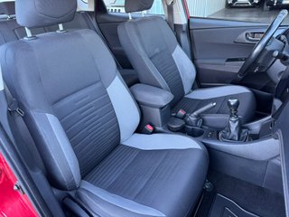 TOYOTA Auris 1.2 120T ACTIVE 2016