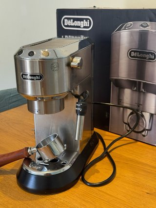Cafetera DeLonghi Dedica Style Plata