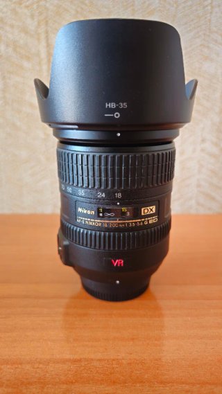Objetivo Nikon 18-200 VR