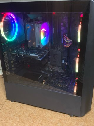 PC Gaming Sharkoon con RGB