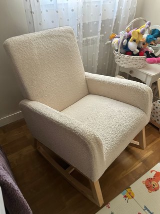 Sillón de lactancia / mecedora beige