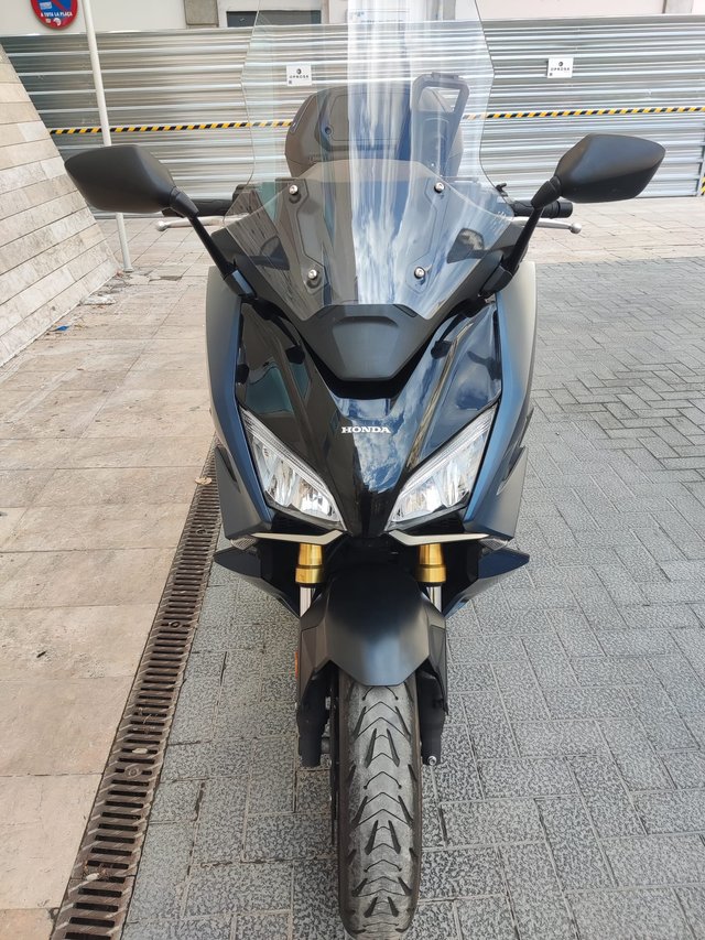 Honda Forza 750