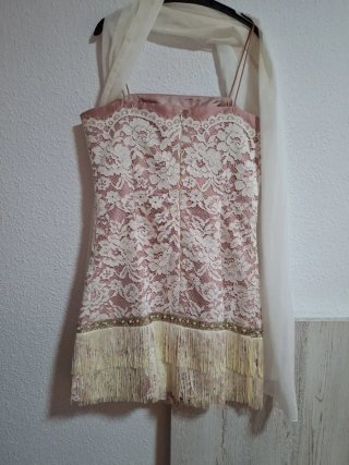 Vestido fiesta encaje flecos perlas