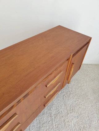 Aparador Mid Century. Vintage, 70s.