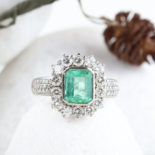 Anillo Roseta Esmeralda y Diamantes
