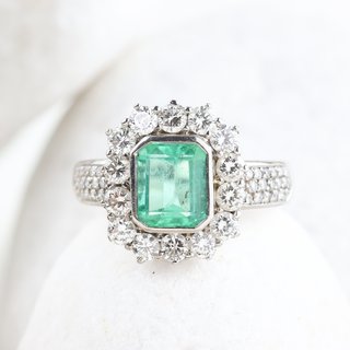 Anillo Roseta Esmeralda y Diamantes