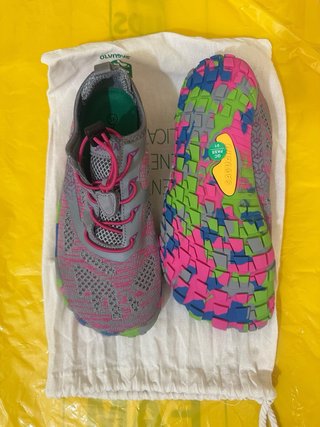 Zapatillas Saguaro Barefoot Grises y Rosas
