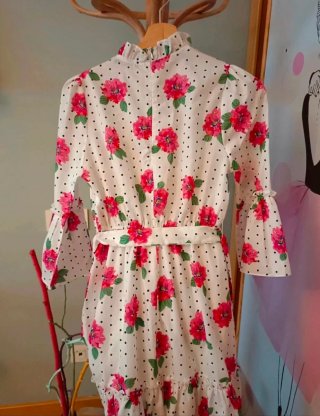 Vestido juvenil lunares y flores