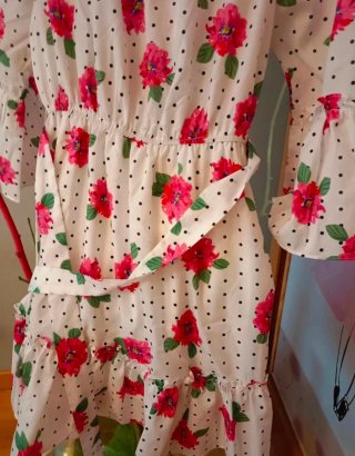 Vestido juvenil lunares y flores