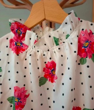 Vestido juvenil lunares y flores