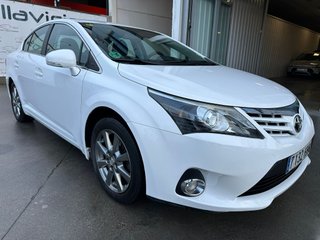 Toyota Avensis 1.8 ADVANCE 2013