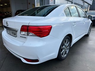 Toyota Avensis 1.8 ADVANCE 2013