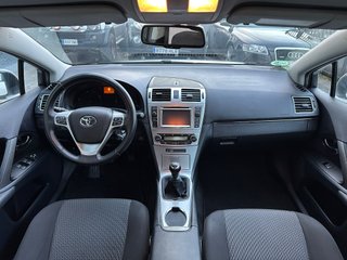 Toyota Avensis 1.8 ADVANCE 2013
