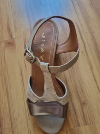 Sandalias Jhay Tacon Talla 37 Doradas/Plateadas