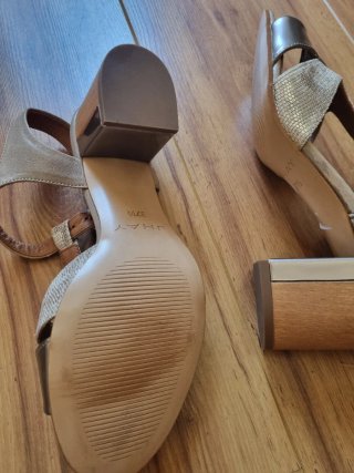 Sandalias Jhay Tacon Talla 37 Doradas/Plateadas