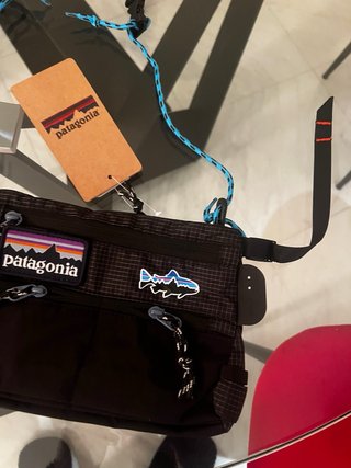 Borsello Patagonia nero e multicolore