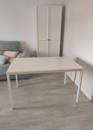 Mesa VIHALS IKEA 125x74 cm
