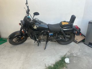 Moto UM Renegade 125cc a revisar