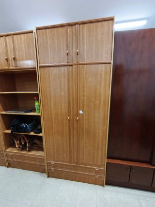 Variedad de muebles de habitación