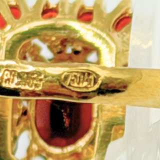Anillo Piedras Centrales de oro 18k, 4.33 g, T-22.