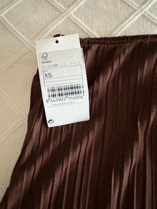 Conjunto Mango top y pantalón plisado marrón