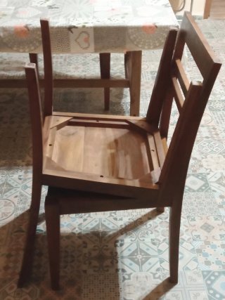 Sedia in legno massello