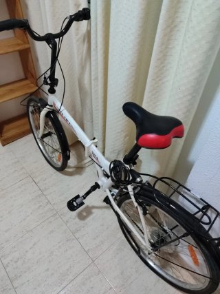 Bicicleta Plegable Blanca En Torrevieja