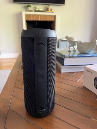 Altavoz Bluetooth portátil Rienok con luces LED
