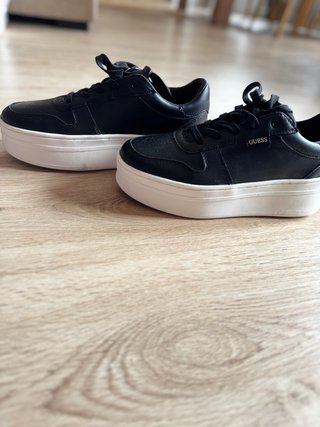 Zapatillas Guess Negras Plataforma
