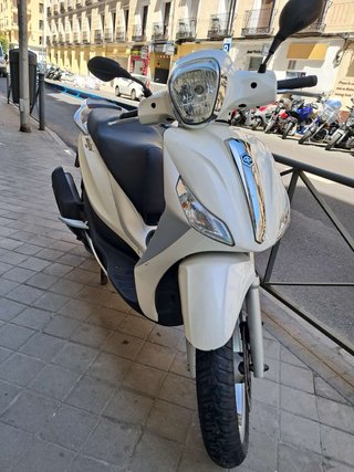 Piaggio Medley 125 ABS Blanca/Marrón