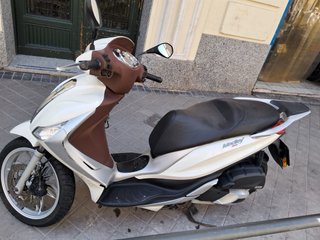 Piaggio Medley 125 ABS Blanca/Marrón