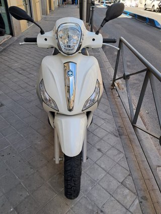 Piaggio Medley 125 ABS Blanca/Marrón