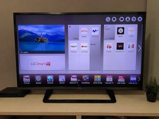 LG Smart TV 47” Full HD